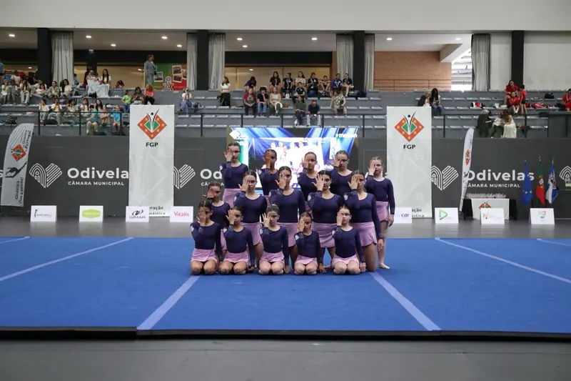 Equipa na pose final do esquema, no Gym for Life Nacional
